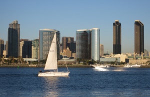 een zeilbootje in San Diego Bay | San Diego